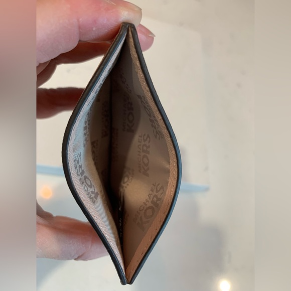 Michael Kors EUC Card Holder - Beige & Gold - Picture 4 of 5